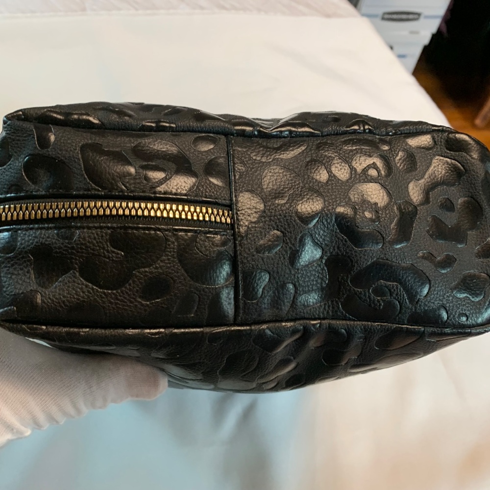 Betsey Johnson Black on Black Large Capacity Make Up / Travel Storage Bag! - Picture 6 of 9